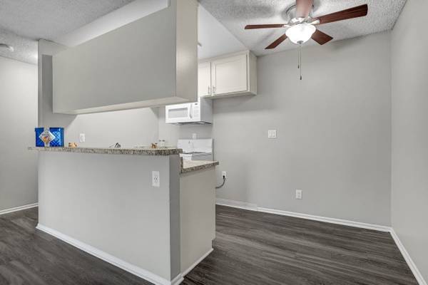 $2,080 / 1br - 625ft2 - Hermoso apartamento de una habitación - ¡El estilo de vida que mereces! (501-525 N 4th St, Montebello, CA)63869889276291124