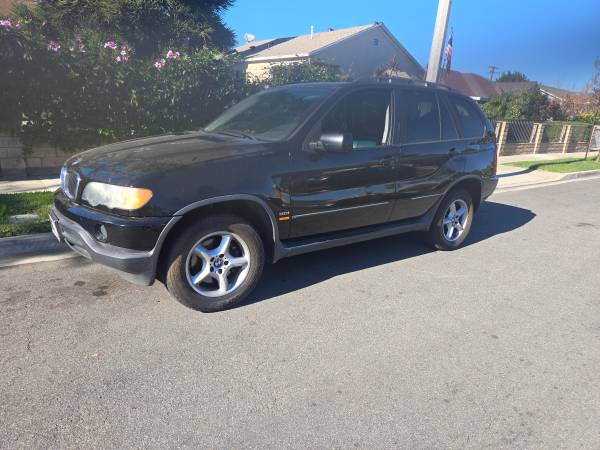 2003 BMW 3.0i suv 1