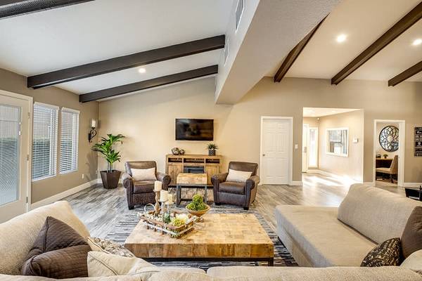 $1,584 / 1br - 650ft2 - Pet Stations, Situated in Sacramento!, 1/bd 1/ba (2825 Tiber Dr, Sacramento, CA)63961340487555121
