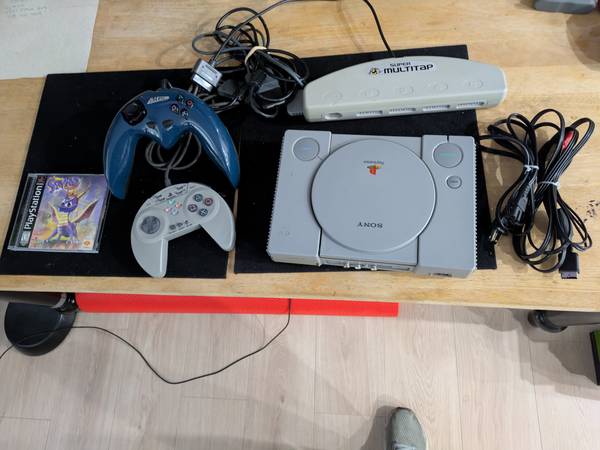 Original PlayStation 1 CD player bundle 1