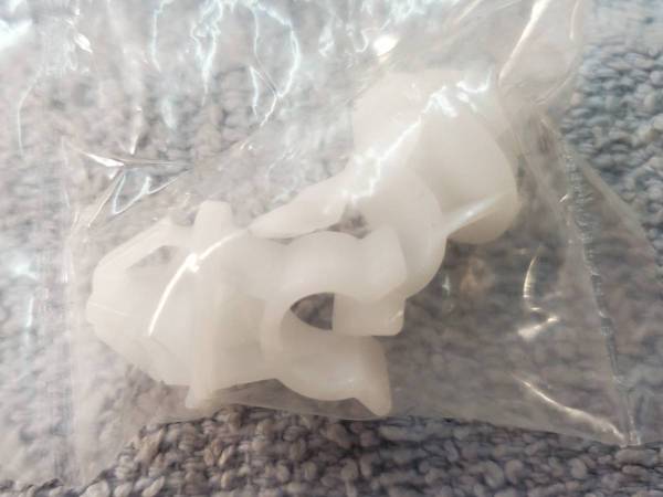 Plastic Hood Rod Retainer Clip Toyota Honda, Nissan 1