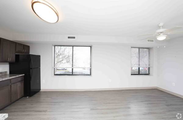 $2,214 / 2br - 950ft2 - Oven, Refrigerator, Range (5309 Riverdale Rd, Riverdale Park, MD)64040193688835124