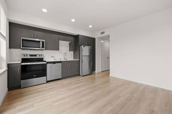 $1,899 / 1br - 518ft2 - A-722 🌞 Light-Filled Apt Just in Time for Fall! (Federal Way, Tacoma, Auburn, Kent, Lakewood, Fife)63852484151297124