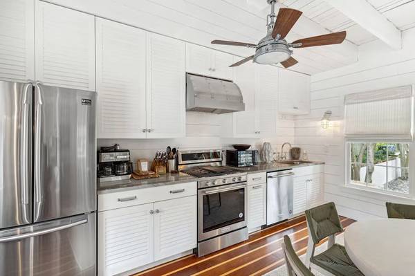 $1,100 / 1br - 850ft2 - Garden Cottage for rent (Charleston)64016107526019123