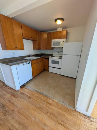 $2225.00 / 2br - 975ft2 - The Heidi Apartments63814789280897121