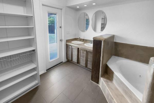 $2,333 / 3br - Experiencing a wealthy living (Mesa)63966952971138121
