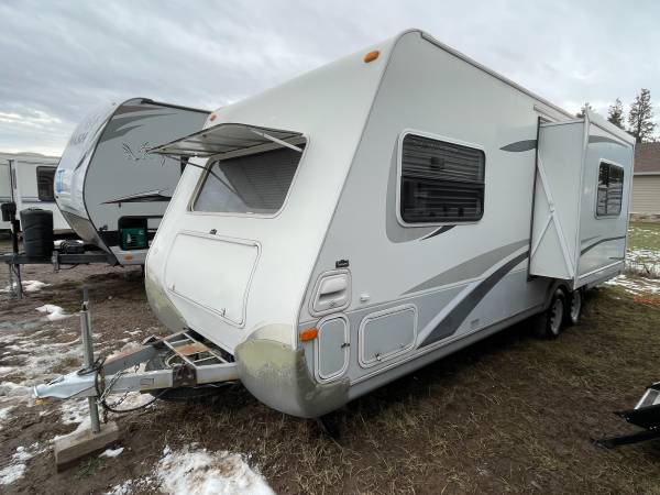 2004 R-VISION TRAIL LITE SUPER LITE 8263-S, LITE WEIGHT DUAL AXLE 1