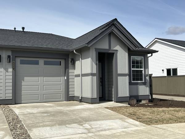 $2,295 / 2br - 1089ft2 - OFERTA DE INGRESO! - 20681 Iron Horse Lane - 2 Habitaciones / 2 Baños (Bend)63839290938499121