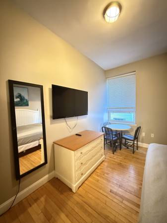 Estudio Winthrop de $1,800 | Mascotas negociables | Cerca de la playa Winthrop (Point Shirley)63614110201729121