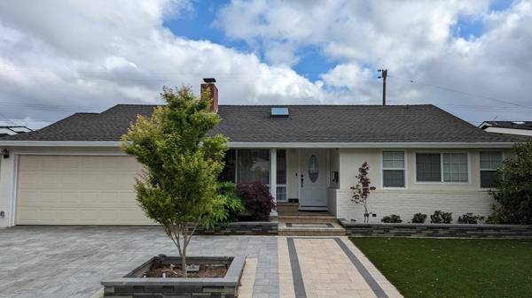 $1,050 / 1br - 300ft2 - Spacious room for rent, private entrance (santa clara)63847327633281120
