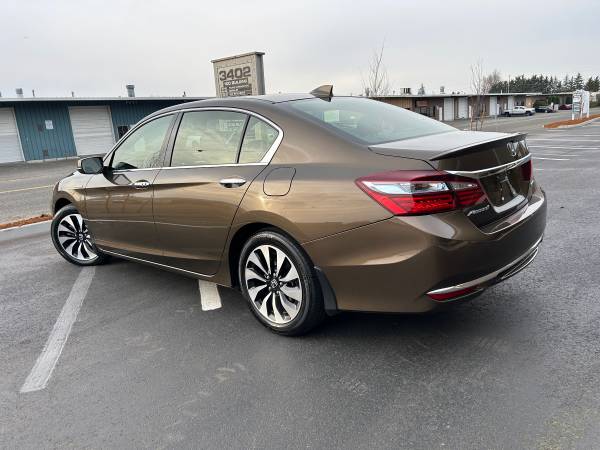 2017 Honda Accord Hybrid - $14,800 (Auburn)63617156882305123