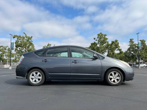 2007 Toyota Prius - 1 Owner w/ backup camera - $2,499 (san jose downtown)63654705109377124