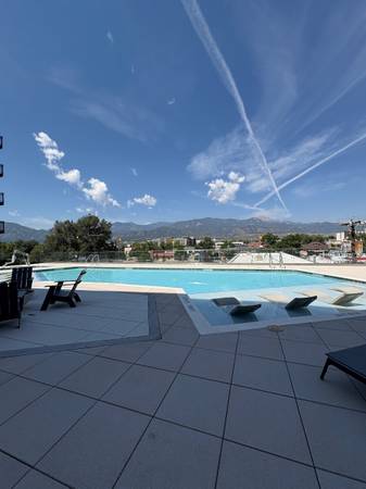 $1,437 / 676ft2 - Estudio Amplio con L/B en Edificio de Lujo Nuevo - ¡Disponible AHORA! (Colorado Springs)63687084185987123
