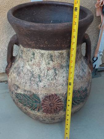 2 macetas grandes de terracota - $50 (Beaumont)62944146262787120