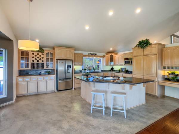 $789,000 / 3br - 2920ft2 - Breathtaking Views, Tesla Powerwalls & 1200 SF Shop! (Rough & Ready)63952105352450123