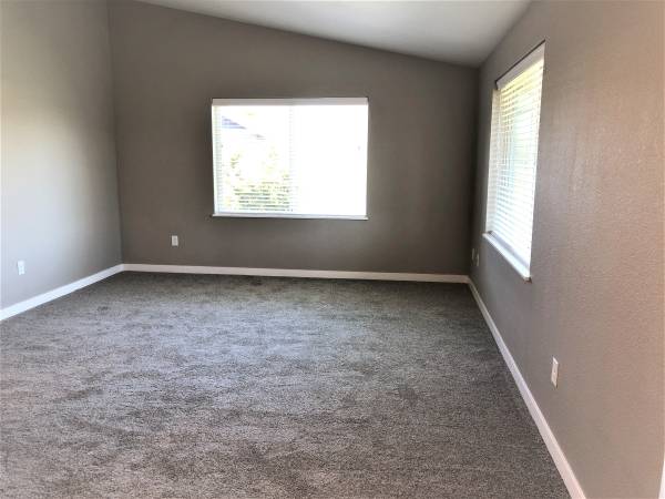 $1.735 / 2 dormitorios - 1004 pies cuadrados - ¡500 dólares de descuento en la mudanza si haces la visita y solicitas ahora, más alquiler reducido! Actúa ahora. (4075 Aerial Way, Eugene, Oregón 97402)63373543605763123
