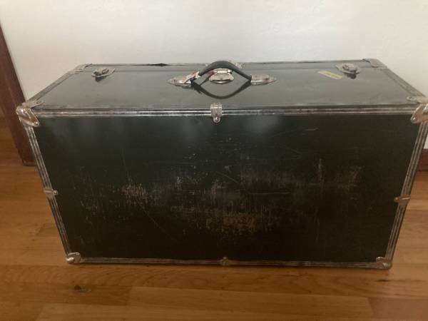Metal trunk 1