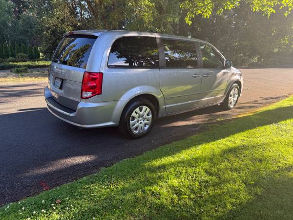 2017 Dodge grand caravan clean title!! - $5,850 (Lakewood)63617379757699123
