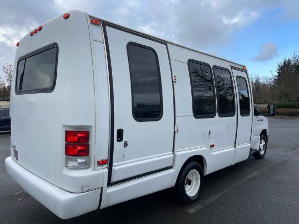 2010 Ford E-450 Mobility Accesible para Sillas de Ruedas para Discapacitados - $13,500 (Lynnwood)63617156778371123