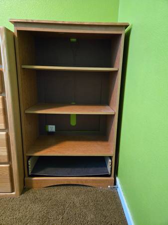 Wooden bookcase 1