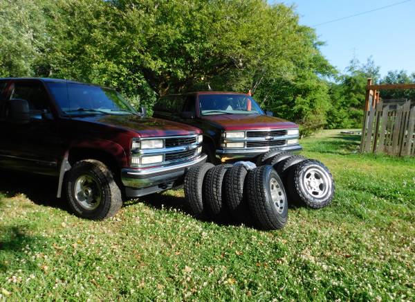 (3) Pack Deal Chevy 2500 Trucks with Clear titles - $23,500 (Grayland)63624376837123122