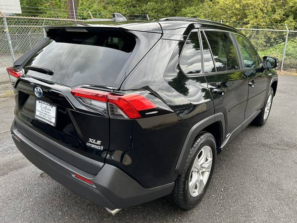 2021 Toyota Rav4 XLE Híbrido 4WD --1 dueño, título limpio, ahorro de gasolina-- - $26,995 (kirkland)63613954657921124