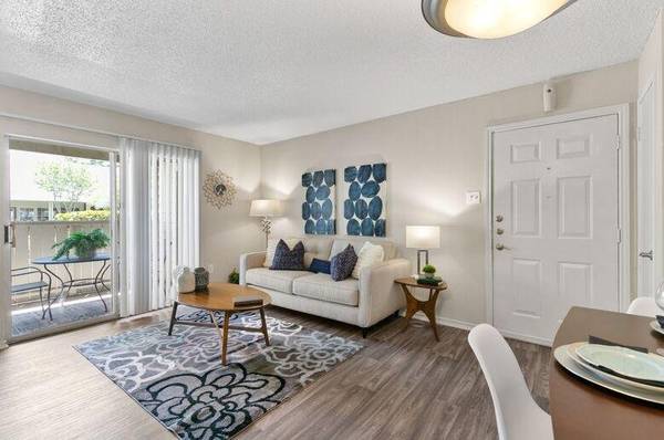 $1,178 / 1br - 580ft2 - A Must See, Fitness & Cardio Facility, Fully Equipped Gourmet Kitchens (Mid Cities)63796555617281124