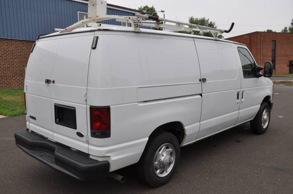 2013 Ford E150 - Photo 5