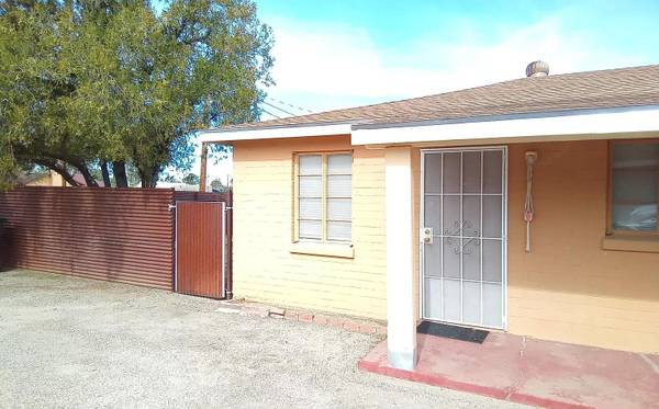 $925 / 1br - 500ft2 - 1 Bedroom Apt in Duplex, Dog Allowed, Fenced Yard (Pima\Dodge)63674756702465120