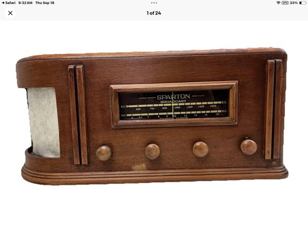 Vintage Sparton old fashioned antique radio 1