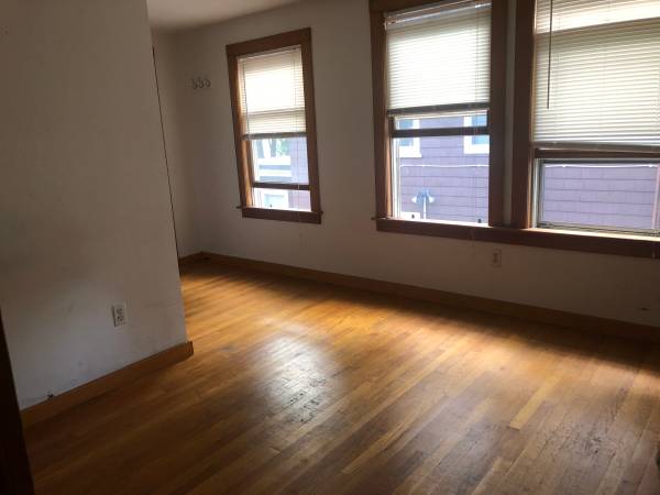 $950 / 5br - 120ft2 - Seeking woman for vibrant and easygoing 5-bedroom home – Inman Square (Inman Sq. Cambridge)63690793591043124