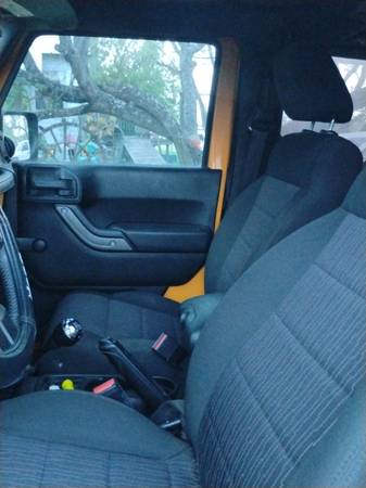 2012 Jeep Wrangler Sport 4x4 SUV 2D Manual EN VENTA - $13,000 (Creedmoor)63621898454019123