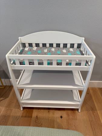 White baby changing table excellent condition 1