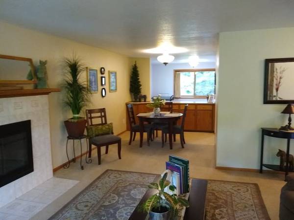 Bedroom and private bath in a home near Totem Lake/Kingsgate 1