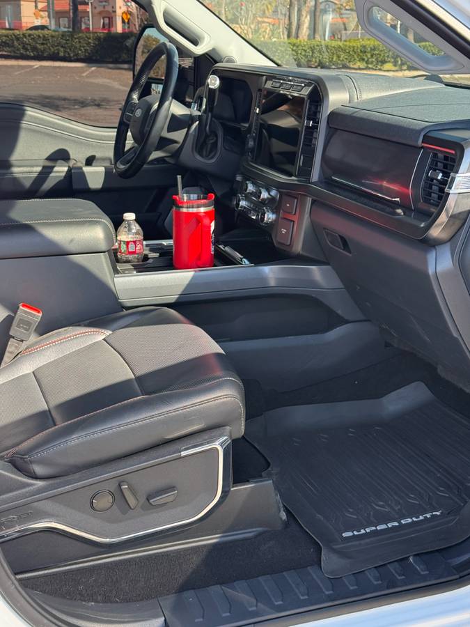 2024 Ford F350 Lariat