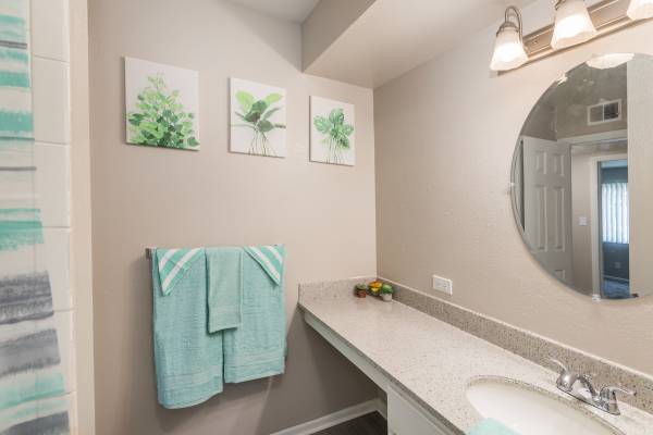 $1,025 / 2br - 950ft2 - The Park at Whispering Pines 🍁Welcome Home (Colorado Springs)63686781073155122