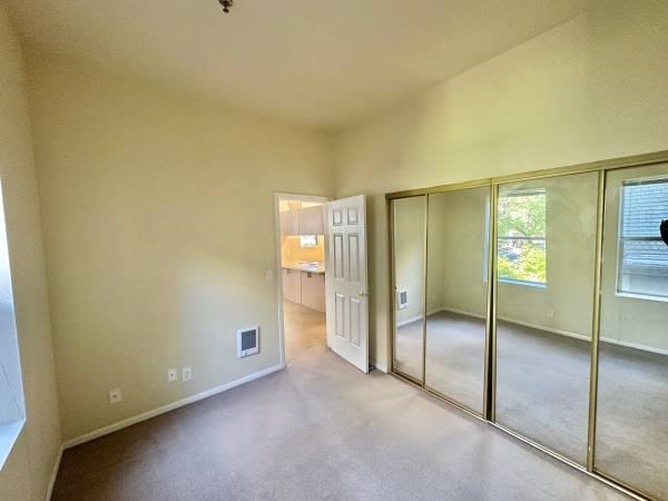 $1,450 / 1br - 550ft2 - * * MODERN 1 BD / BALCONY  * * (2018 NW Everett / NW / Northwest)63870109552257123