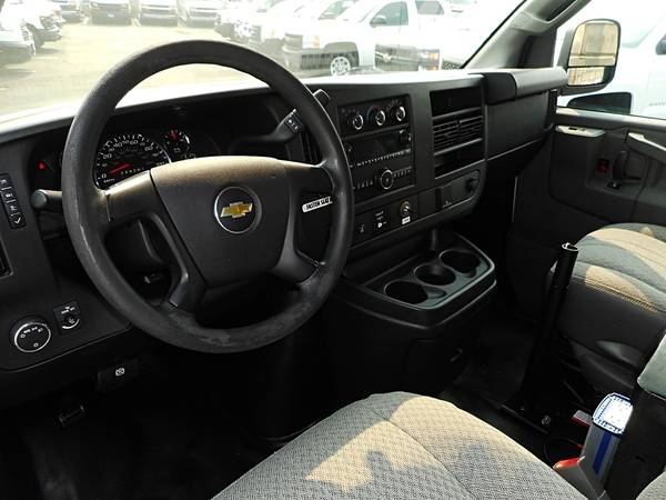 2016 Chevrolet Express 2500 - Photo 15