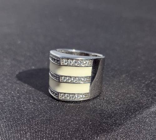 Sterling Silver & Enamel Ring Size 6.75 - $40 (Seattle)63471256599425123