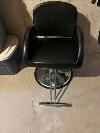 Salon chair 1
