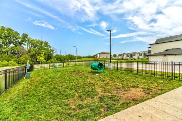 $1,285 / 1hab - 607ft2 - ¡Tu refugio te espera en Tiburon Ridge! (Tiburon Ridge)63681714034817122