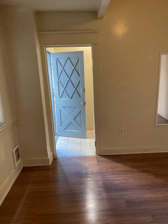$250 / 1br - 600ft2 - Estudio con Entrada Privada (Lower Northeast Philadelphia 19120)64046037355137122
