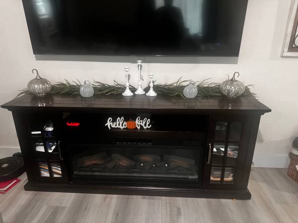 Electric fireplace 1