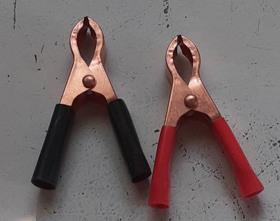 Insulated Wire Battery Clamps 1