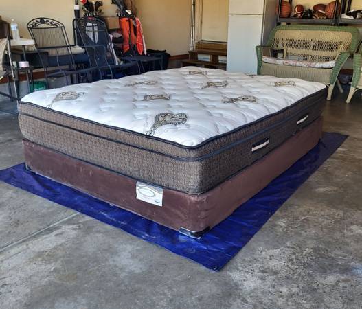 Queen Mattress "Pillowtop / Hybrid" w/ Box Spring by Denver Mattress - $185 (Nixa, Mo)62941308530305122