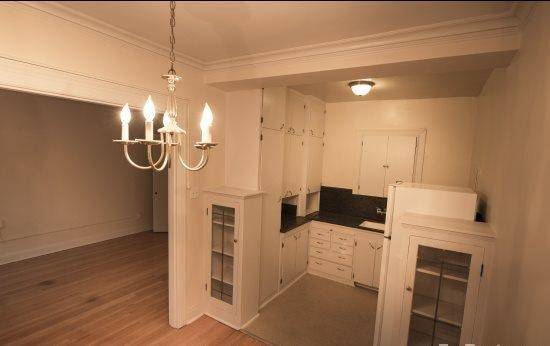 $1,450 / 538ft2 - Studio 1ba, Crown Molding, Laundry Room On-Site (604 E Union St, Seattle, WA)63814636122755124