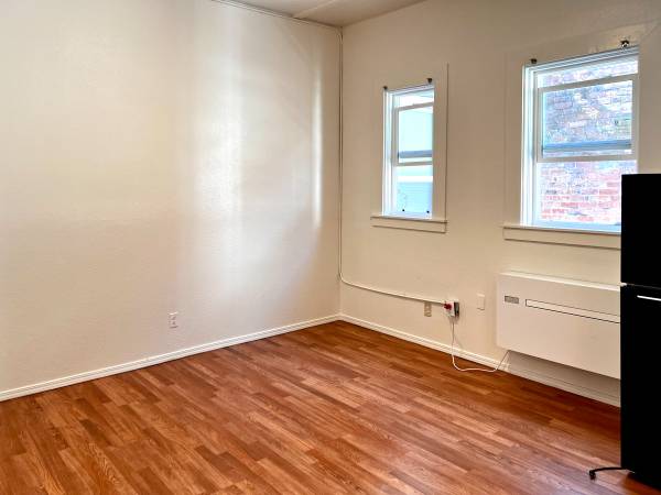 $1,190 / 350ft2 - Beautiful studio downtown Vallejo in historic building (vallejo / benicia)63657913469953124