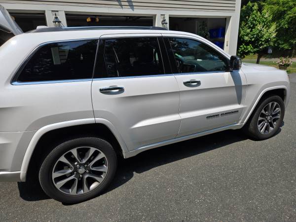 2018 Jeep Grand Cherokee Overland - $19,700 (Beverly)63469916433795121