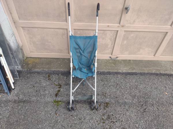 Vintage baby/doll folding stroller 1