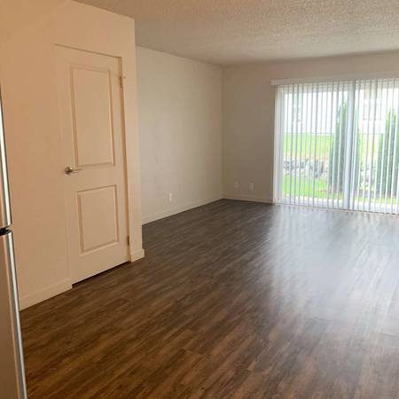 $2,286 / 2br - 900ft2 - Cuddle with your pets in our cozy 2 Bed / 1 Bath. Visit today! (Poulsbo)63808008235649120